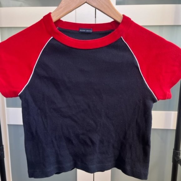 Brandy Melville Baby Tee - Picture 2 of 2